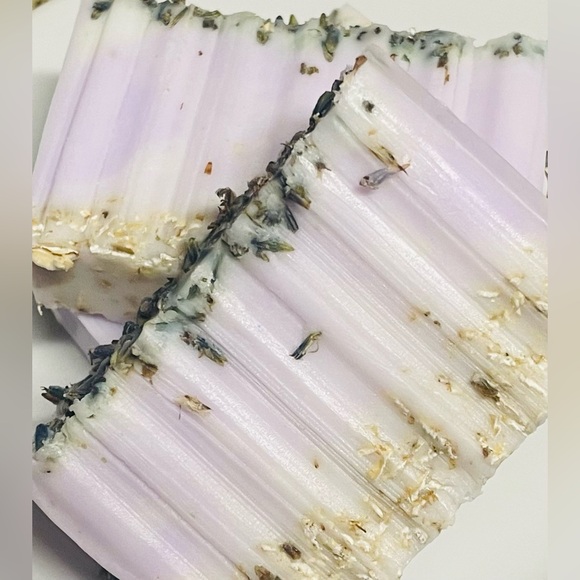 Lavender Vanilla Oat Soap Bar - Picture 2 of 2